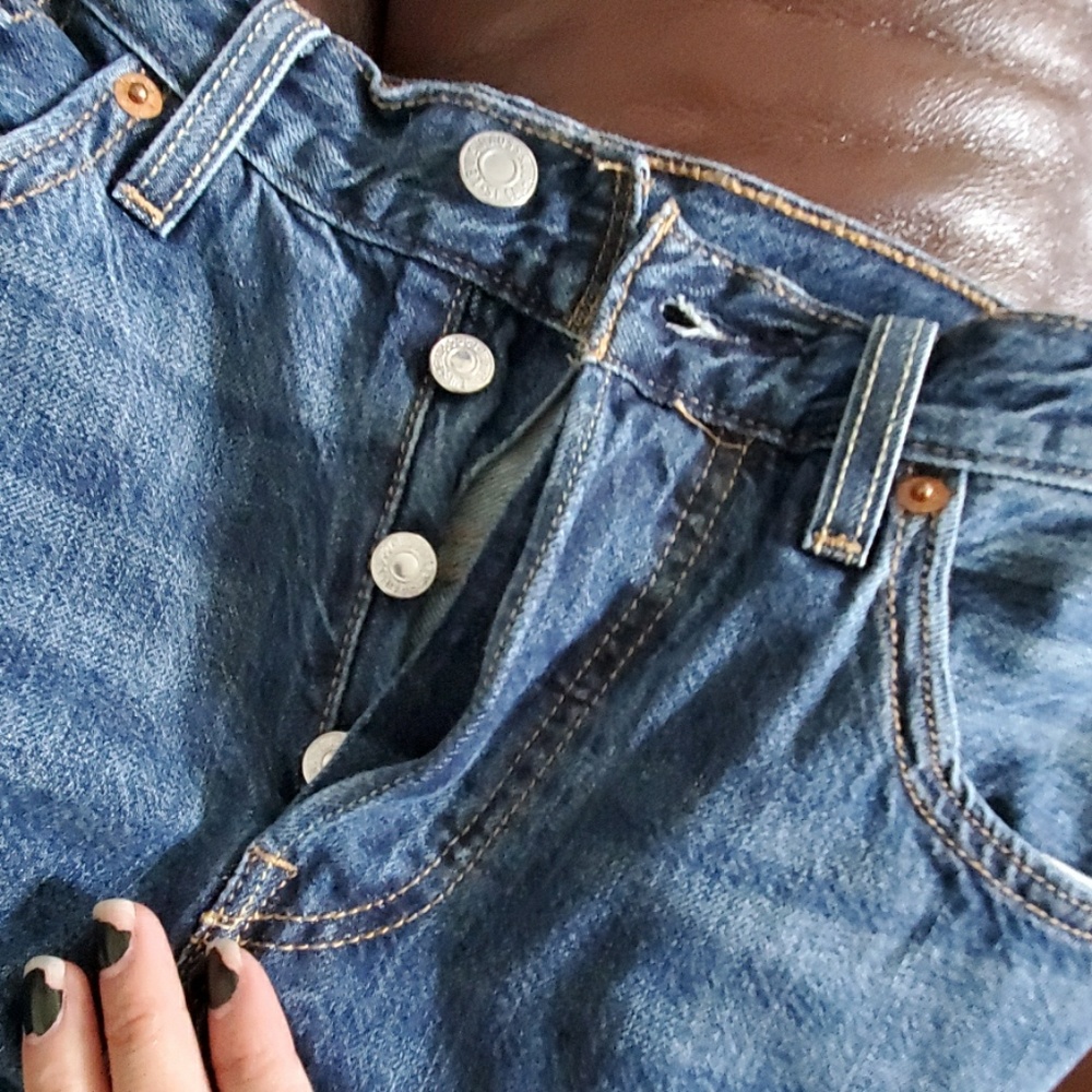 Levi's - Picture 4 of 4